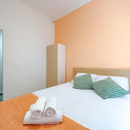 1br - Monaco 1 Min Walk - Close To Port And Train *
